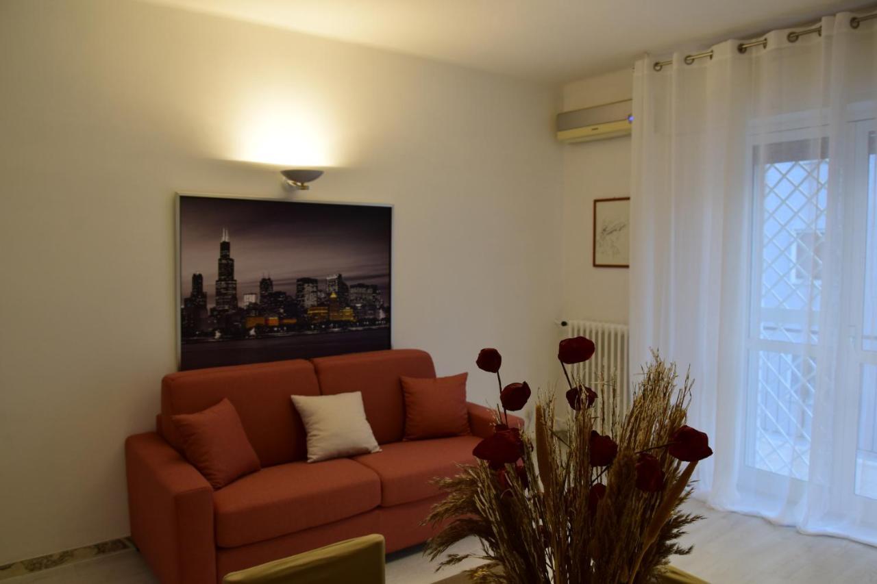 Dimora De Amicis 88 Apartment Bari Ngoại thất bức ảnh