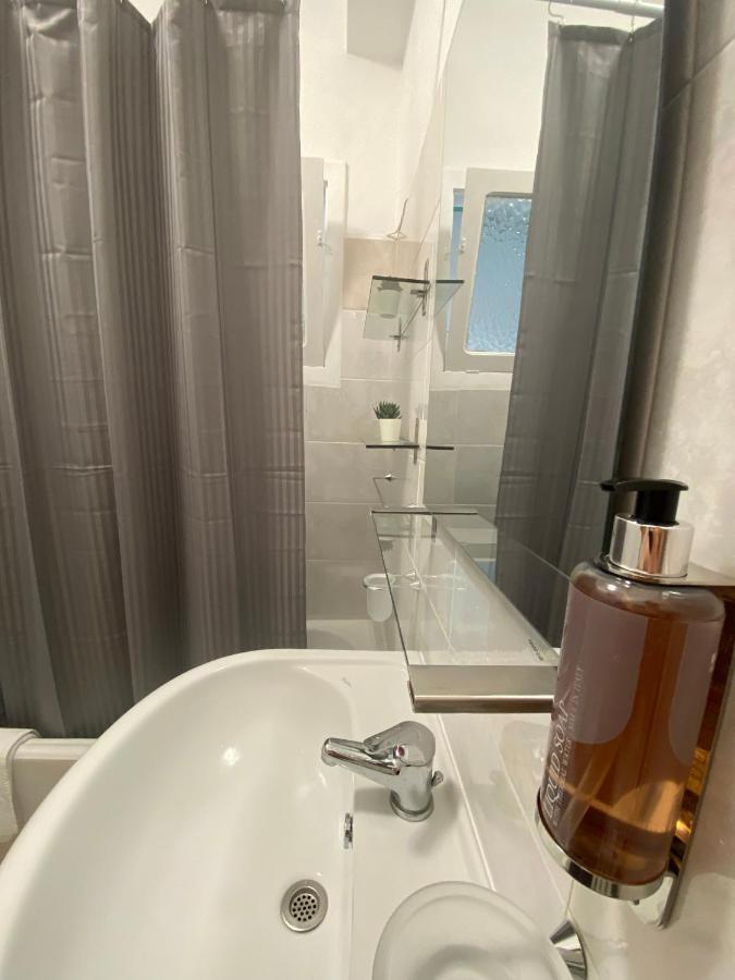 Dimora De Amicis 88 Apartment Bari Ngoại thất bức ảnh